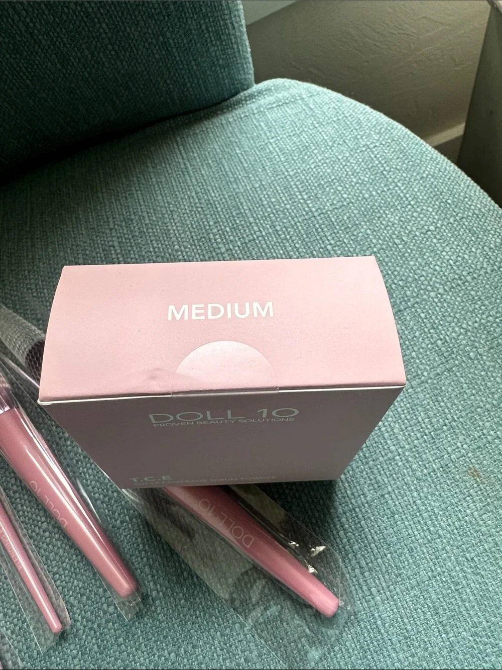 DOLL10 T.C.E Super Coverage Serum Powder - Dusty Pink Box & Doll10 Brush Set